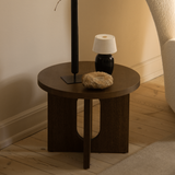 Audo Copenhagen(オドー・コペンハーゲン) | 木天板 ANDROGYNE SIDE TABLE(アンドロジーン サイドテーブル)Φ50 ダークステインドオーク コーディネート
