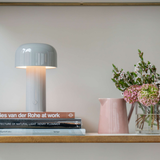 BELLHOP T(ベルホップT)テーブルランプ|FLOS(フロス)