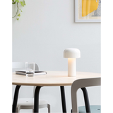 BELLHOP T(ベルホップT)テーブルランプ|FLOS(フロス)