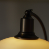 PH 2/2 ルナ エイジド・ブラス オパール テーブルランプ