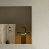 Audo Copenhagen(オドー・コペンハーゲン) RAY ポータブルランプ 点灯時