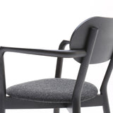 カリモクニュースタンダード キャストール アームチェア プラスパッド ブラック