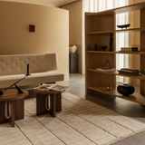 Audo Copenhagen（オドー・コペンハーゲン） | 木天板 ANDROGYNE SIDE TABLE（アンドロジーン サイドテーブル）Φ50 ダークステインドオーク リビングコーディネート