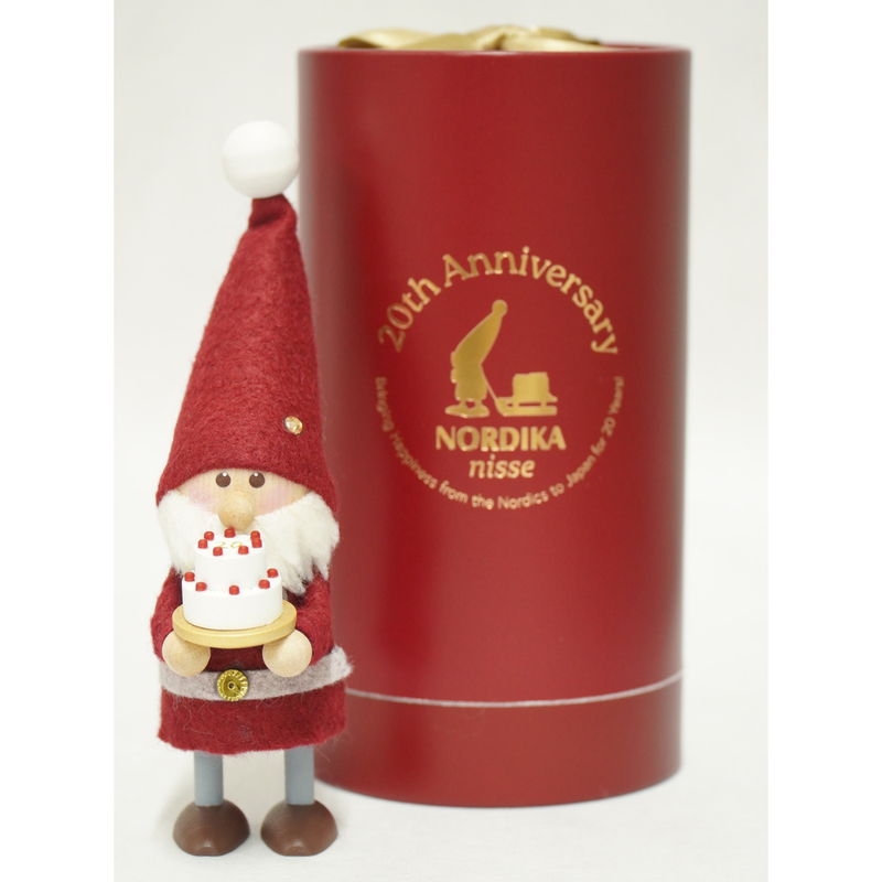 NORDIKA nisse 20周年記念 ケーキを持ったサンタ | Shinc lab.(シンクラボ)