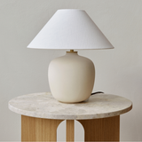 Audo Copenhagen（オドー・コペンハーゲン） | ANDROGYNE SIDE TABLE（アンドロジーン サイドテーブル）Φ50 テーブルランプを合わせたコーディネート