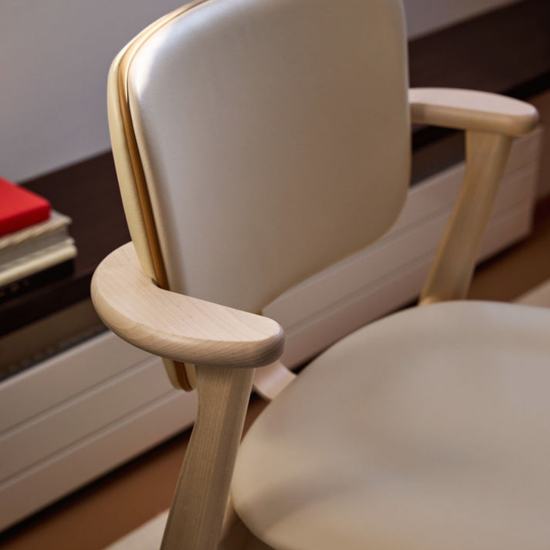 4/22発売】Domus Chair（ドムス チェア）ビューティーバージョン【全10
