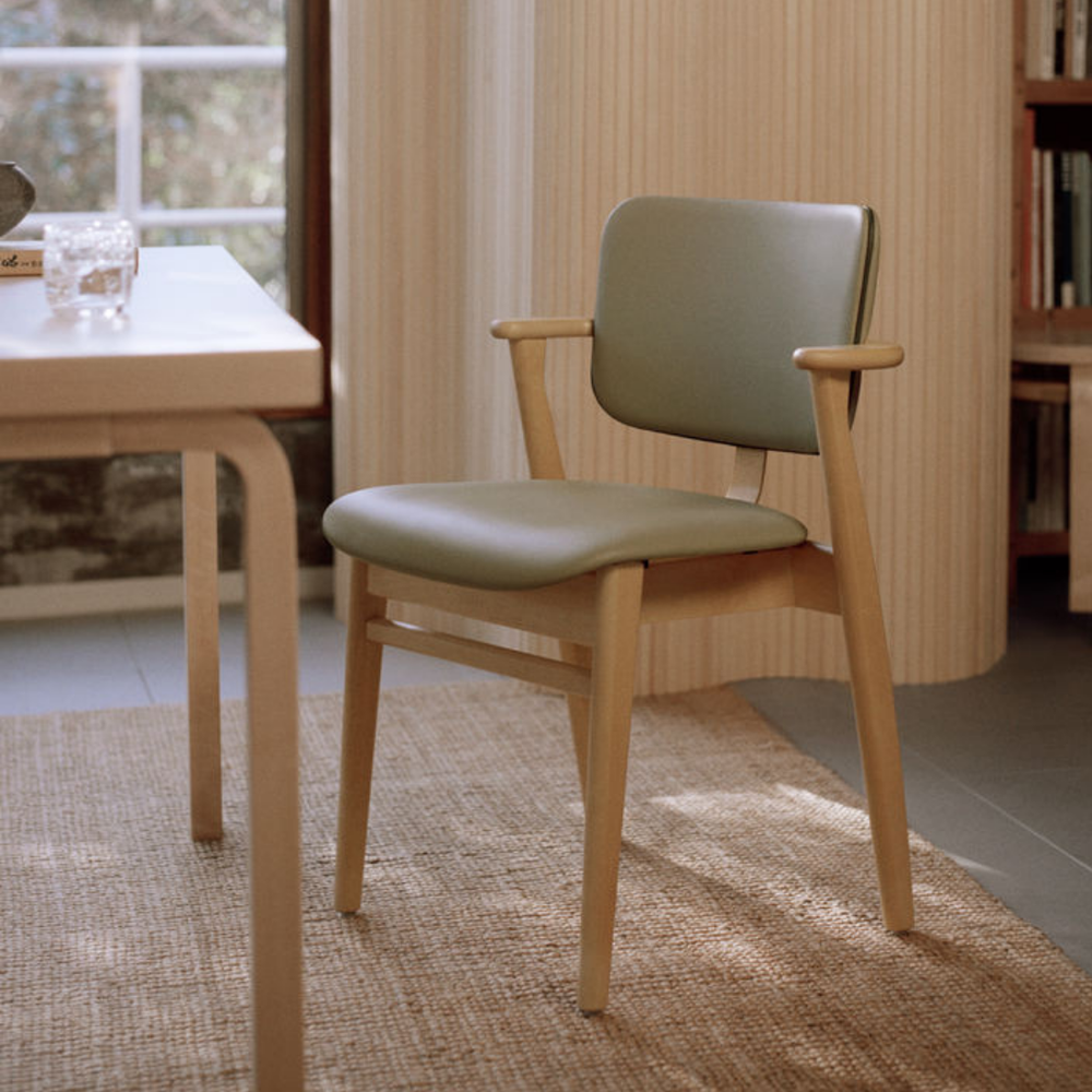 4/22発売】Domus Chair（ドムス チェア）ビューティーバージョン【全10