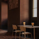 Audo Copenhagen（オドー・コペンハーゲン） トルソー ポータブルランプ テーブルコーディネート