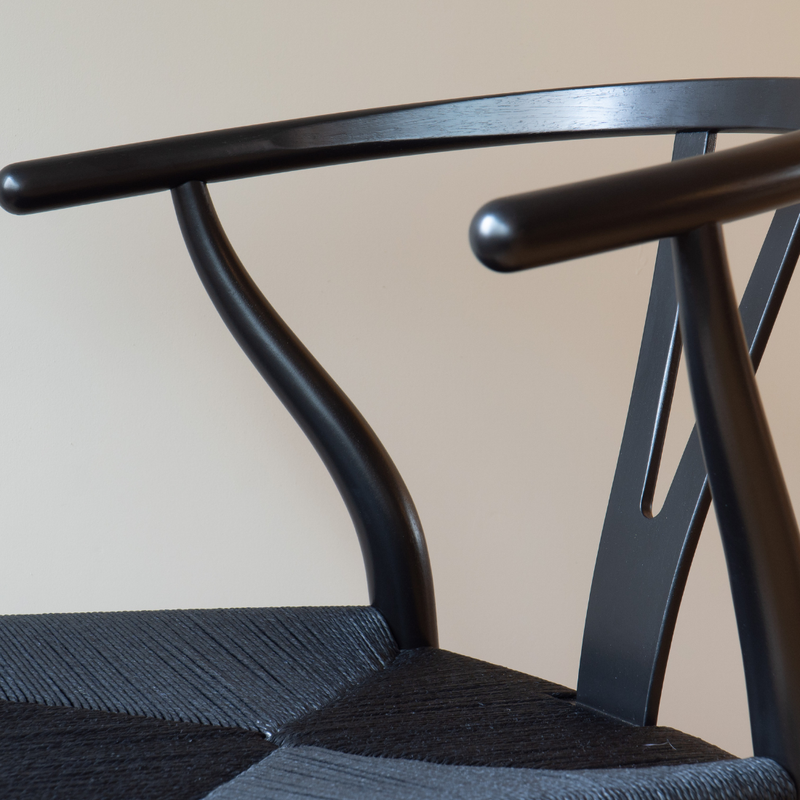 【 11/28発売開始 】2025年限定モデル CH24 (Yチェア)  ユーカリ ブラック塗装 SH45cm | カールハンセン&サン