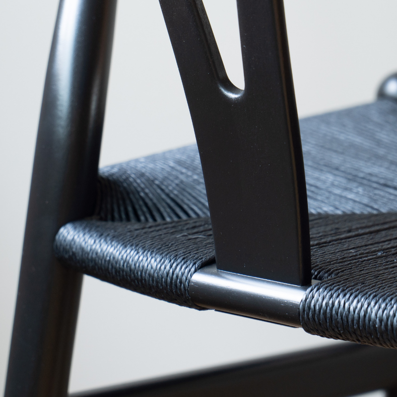 【 11/28発売開始 】2025年限定モデル CH24 (Yチェア)  ユーカリ ブラック塗装 SH45cm | カールハンセン&サン