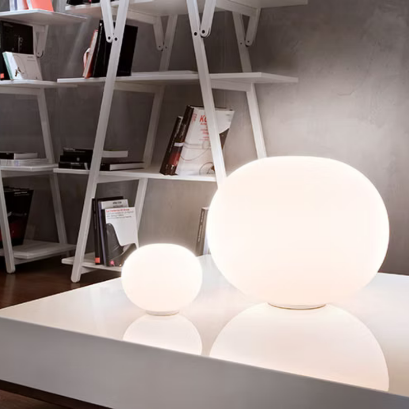 GLO-BALL BASIC ZERO（グロボール ベーシック ゼロ）テーブルランンプ｜FLOS（フロス）