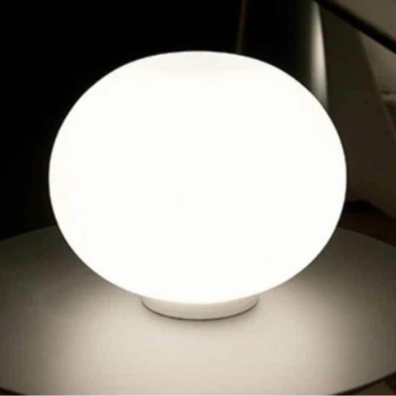 GLO-BALL BASIC ZERO（グロボール ベーシック ゼロ）テーブルランンプ｜FLOS（フロス）