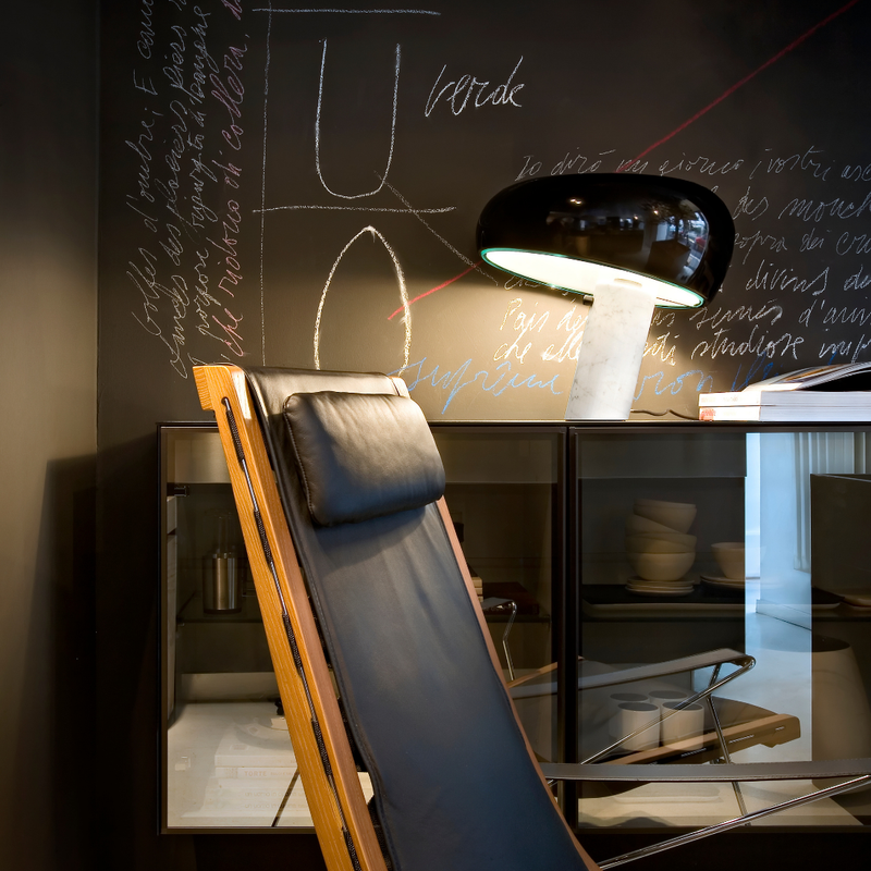 SNOOPY（スヌーピー）テーブルランプ | FLOS（フロス）の正規代理店