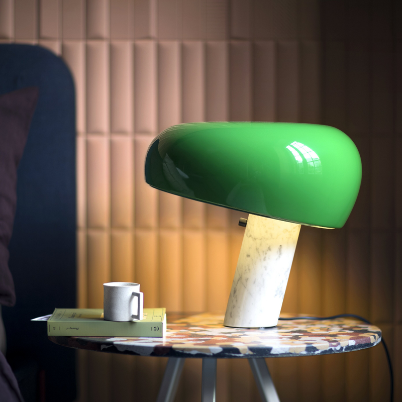 SNOOPY（スヌーピー）テーブルランプ | FLOS（フロス）の正規代理店
