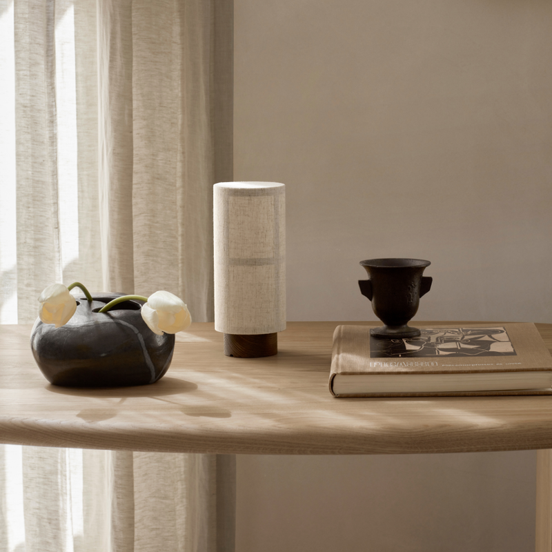 Audo Copenhagen（オドー・コペンハーゲン） HASHIRA PORTABLE LAMP（ハシラ ポータブル ランプ） | テーブルランプ