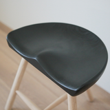 Shoemaker Chair （シューメーカーチェア）No.49 ブラックシート/オーク脚 | Werner