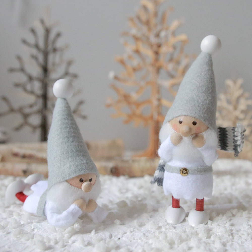 ノルディカニッセ　転んだ女の子　転んだスキーサンタ ソリに乗ったサンタ》幸せを運ぶ冬の小さなお客さま、北欧の妖精