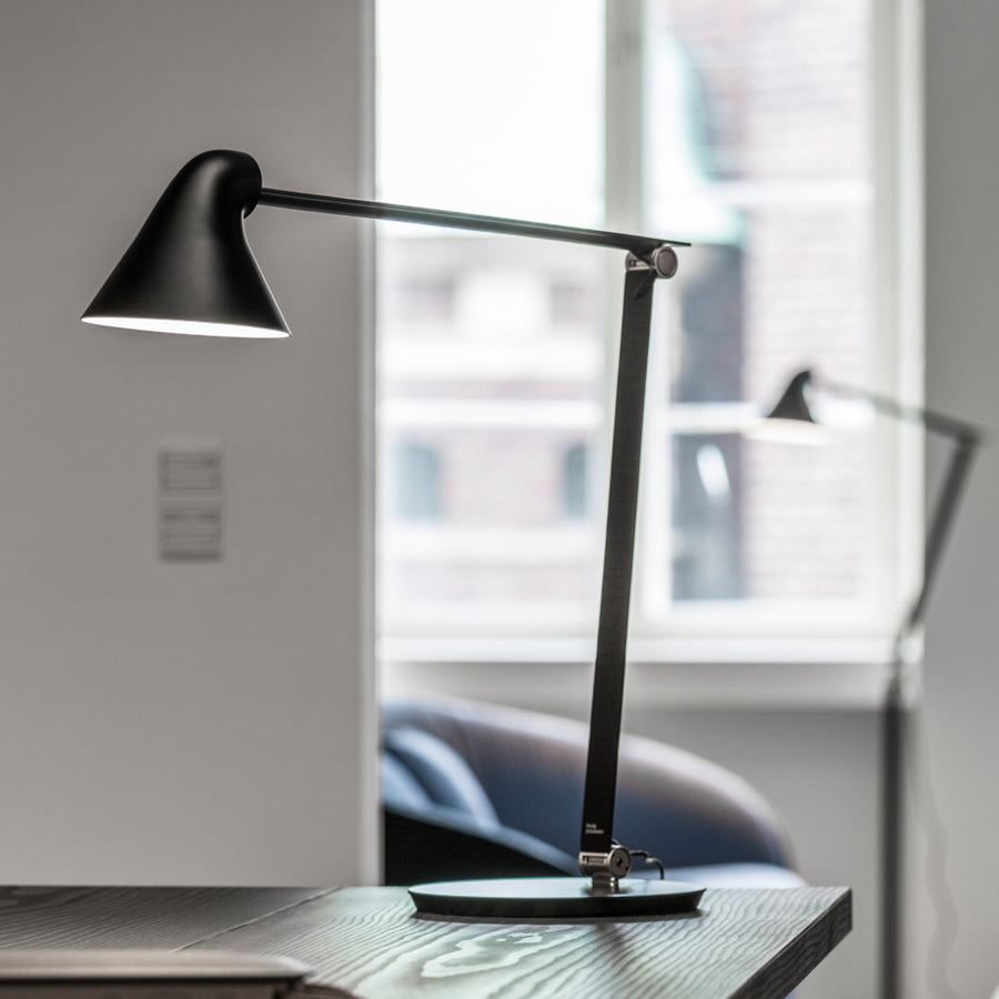 NJP テーブルランプ ベース付 | ルイスポールセン